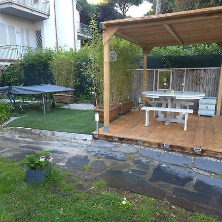 Domusauroom, Relax Nel Cuore Della Versilia - Pet Friendly Viareggio Luaran gambar