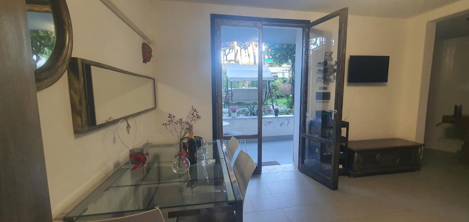 Domusauroom, Relax Nel Cuore Della Versilia - Pet Friendly Viareggio Luaran gambar