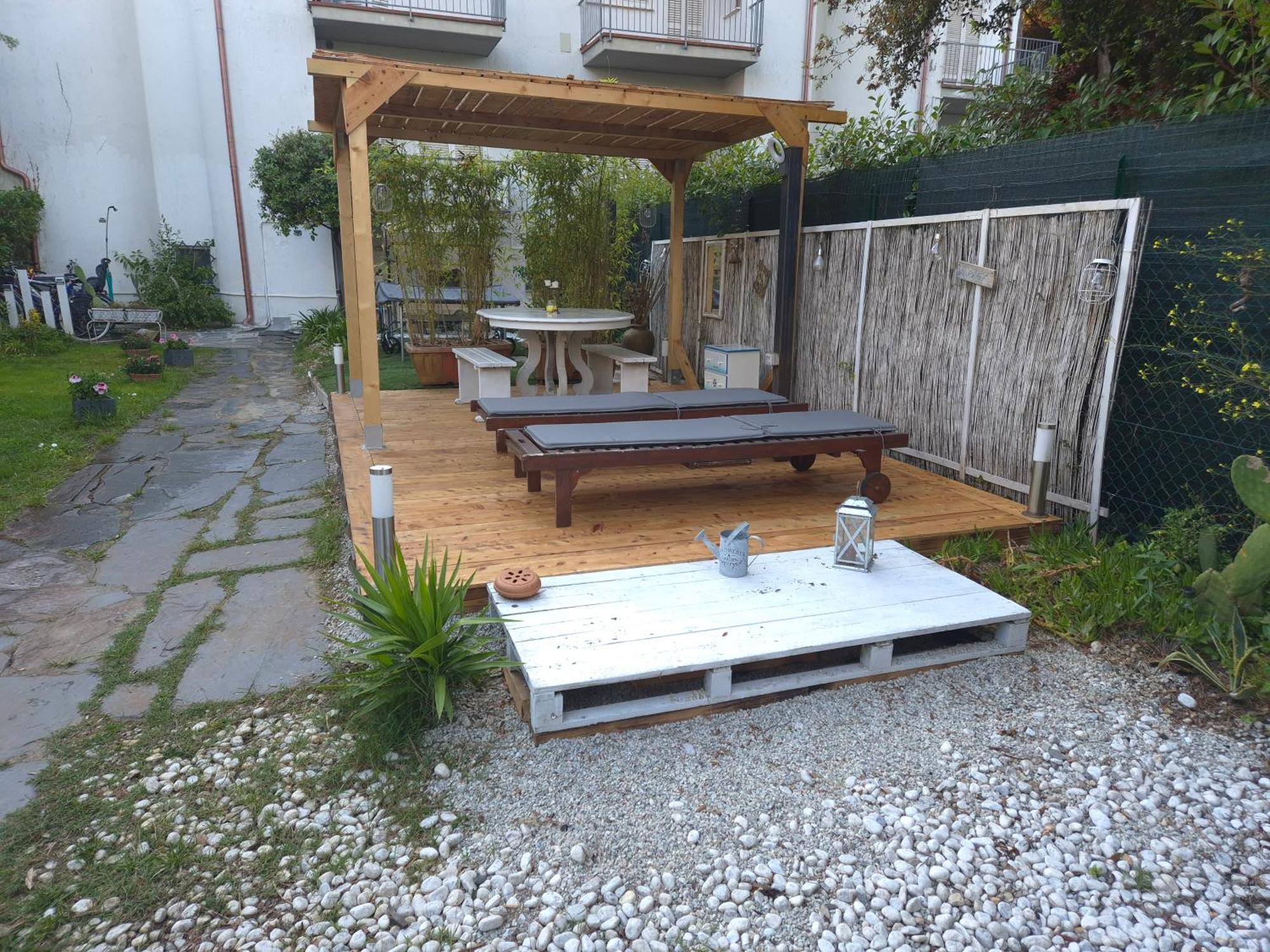Domusauroom, Relax Nel Cuore Della Versilia - Pet Friendly Viareggio Luaran gambar